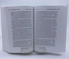 Load image into Gallery viewer, Ciência e Saúde com a Chave das Escrituras (capa dura)